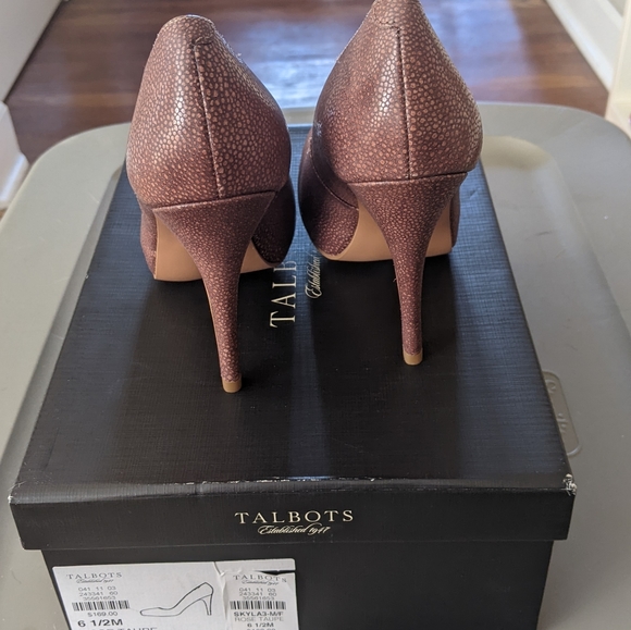 NIB Talbot's Skyla 3 Rose Taupe Textured Leather Round Toe Pumps size 6.5 - Picture 5 of 6